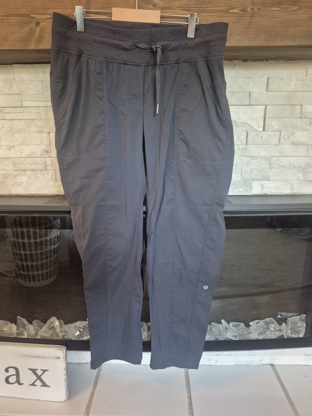 Lululemon Womens Dark Grey Pants Size 10 Inseam 26